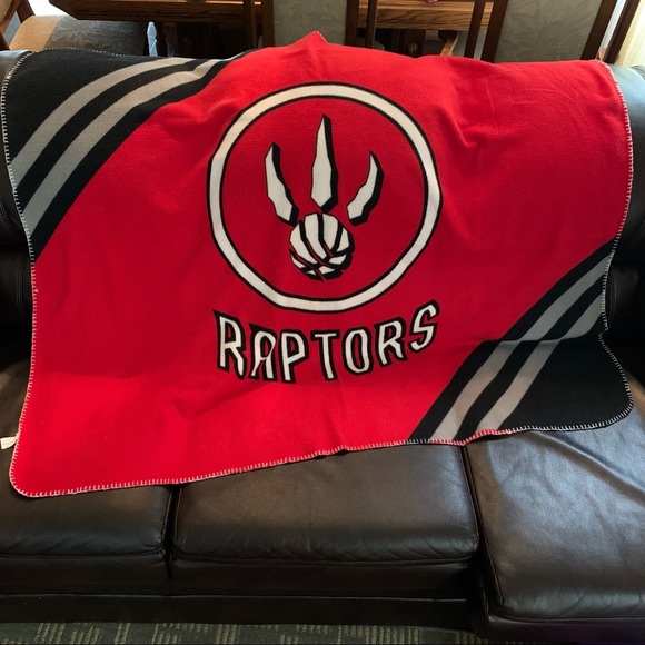 NBA Raptors Canadian Basketball Team light weight Fleece Throw blanket - Picture 7 of 7